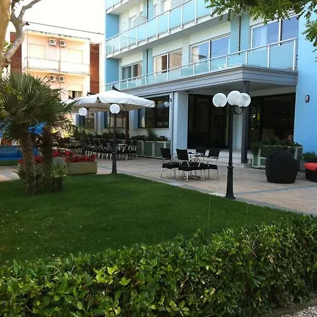 Massimo فندق 3*