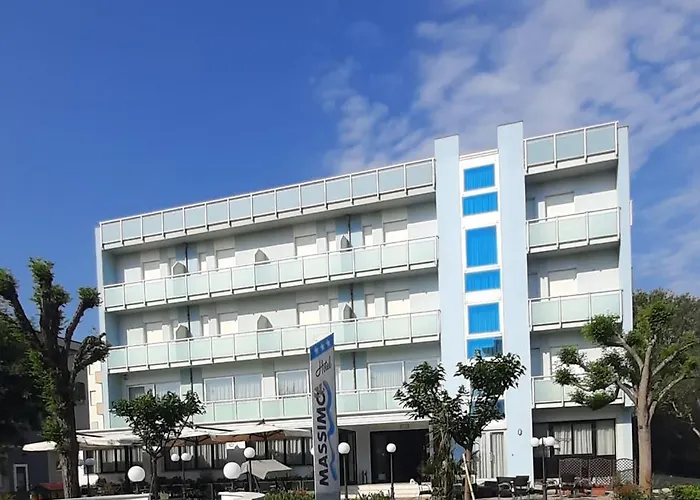 Ξενοδοχείο Massimo 3*