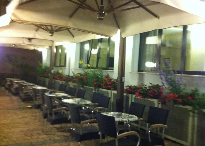 Ξενοδοχείο Massimo 3*