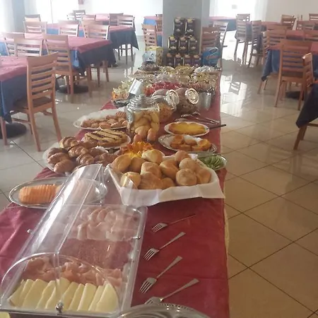 Ξενοδοχείο Massimo 3*