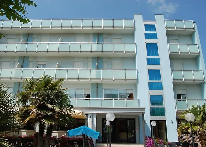 Hotell Massimo 3*